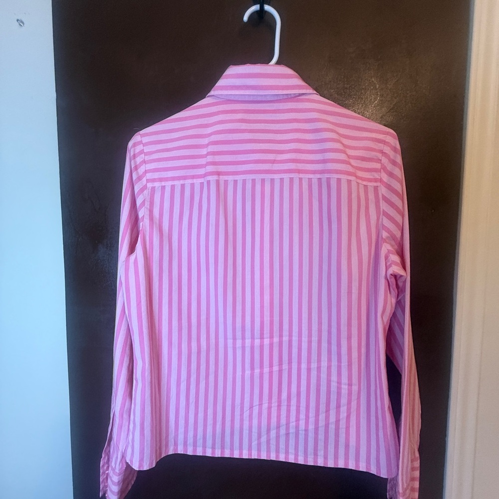 Willi Smith pink on pink striped 
blouse. 100%cotton pristine
Size medium - Picture 5 of 9